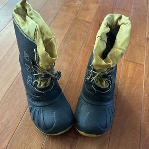 Good Condition Boys Waterproof UGG Winter Boots sz2